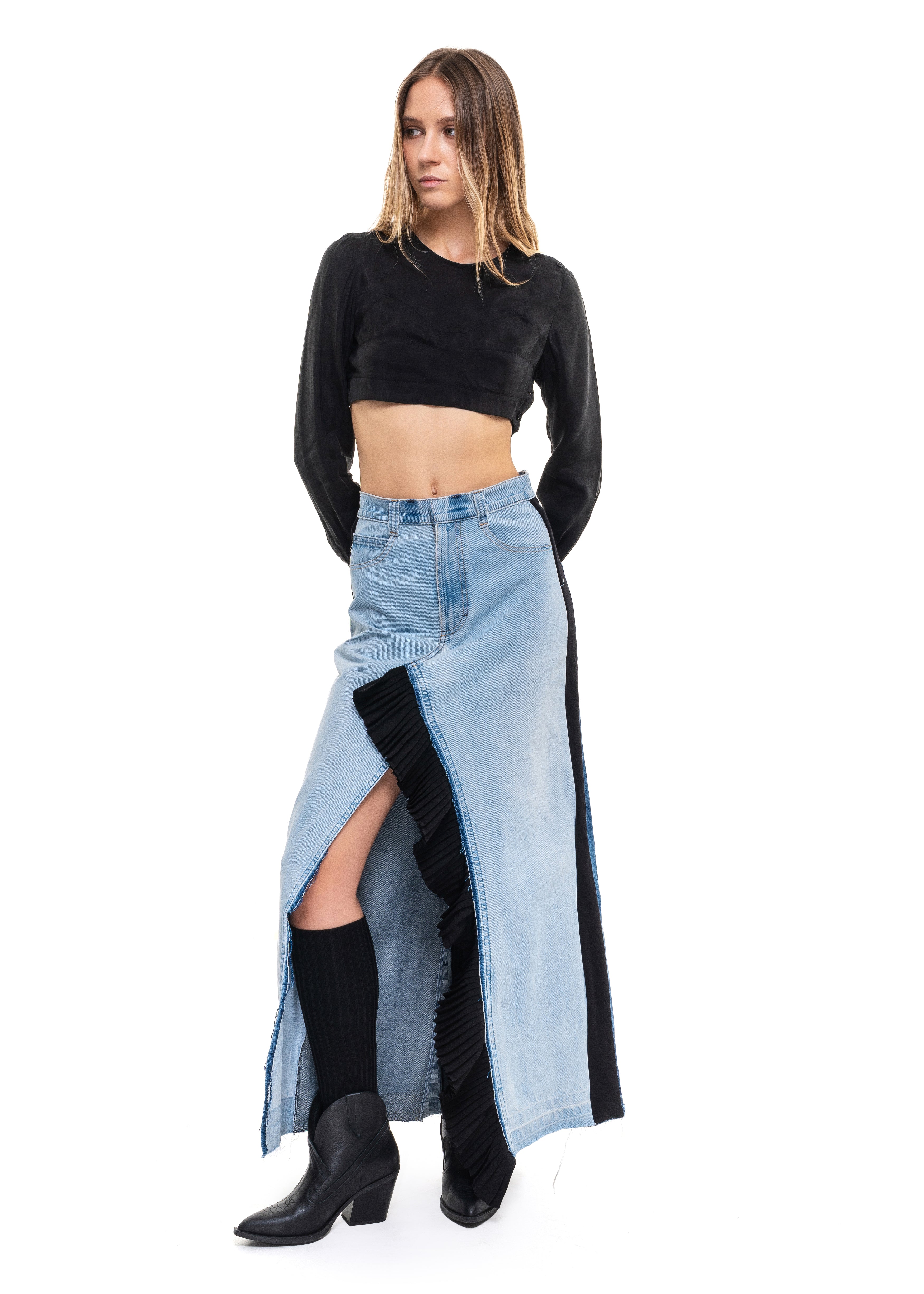 Maxi Skirt With A Ruffled Slit image