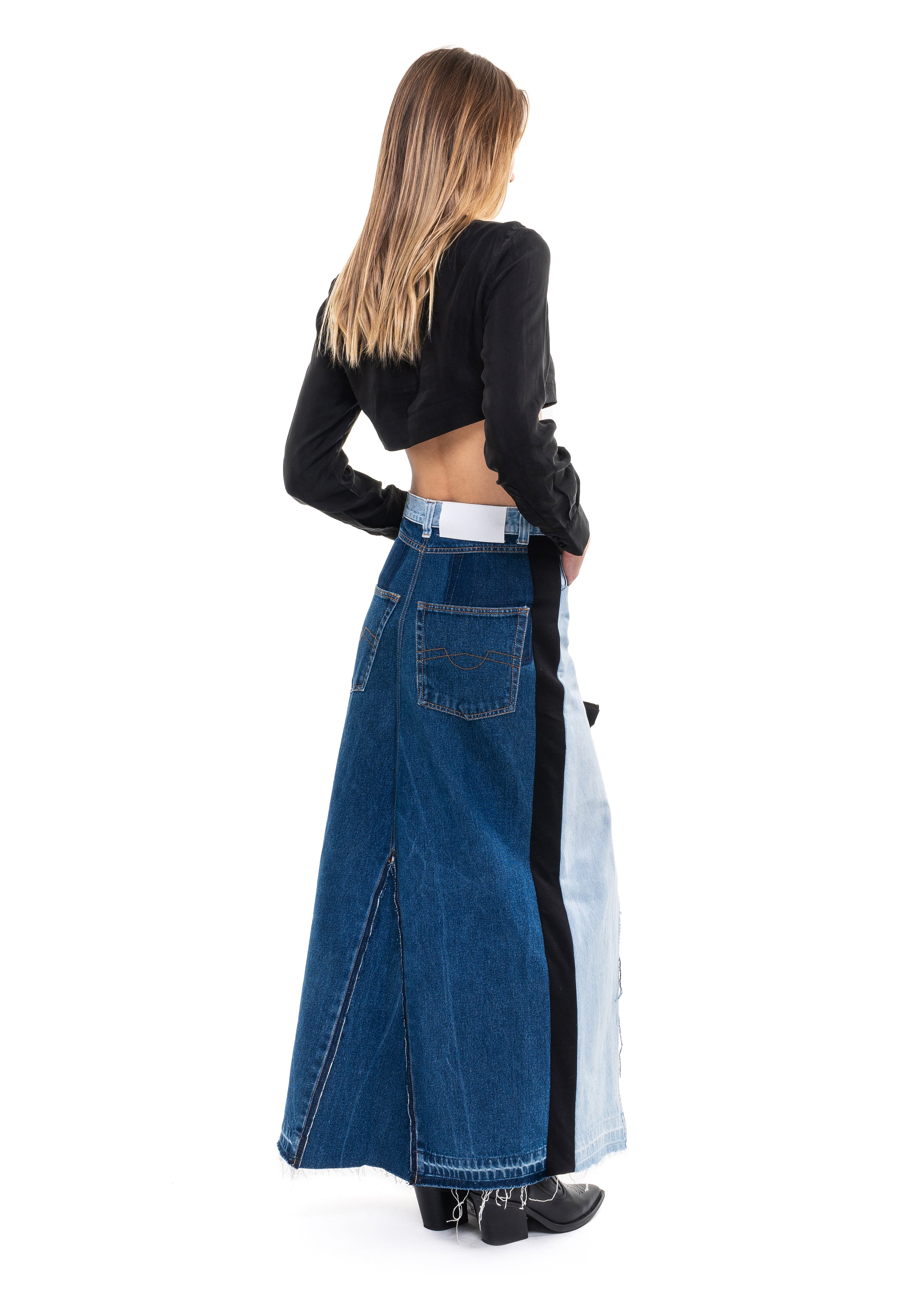 Maxi Skirt With A Ruffled Slit image